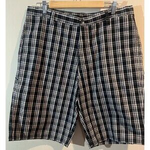 Genuine Dickies Casual Shorts Mens Size 42 Inseam 12" Black Plaid 5 Pocket
